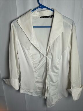 Zac & Rachel Cream Ruffled Front Blouse